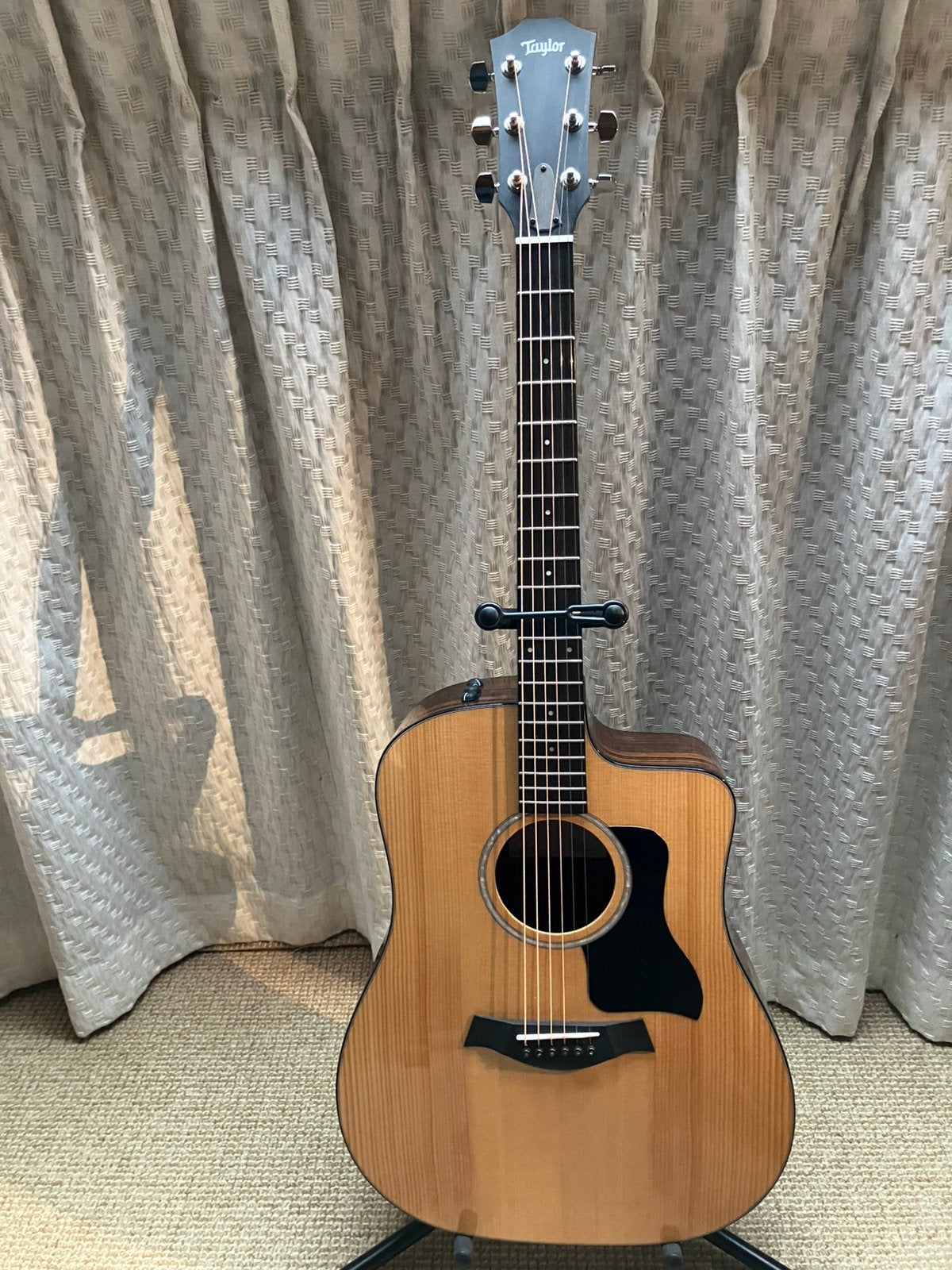 Taylor 210 CE Plus, Ophalen, Zo goed als nieuw, Western- of Steelstringgitaar, Met (piezo-)element
