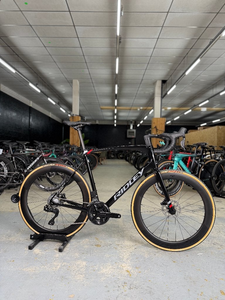 SHOWROOM Ridley Fenix SLiC Di2 Carbon Racefiets