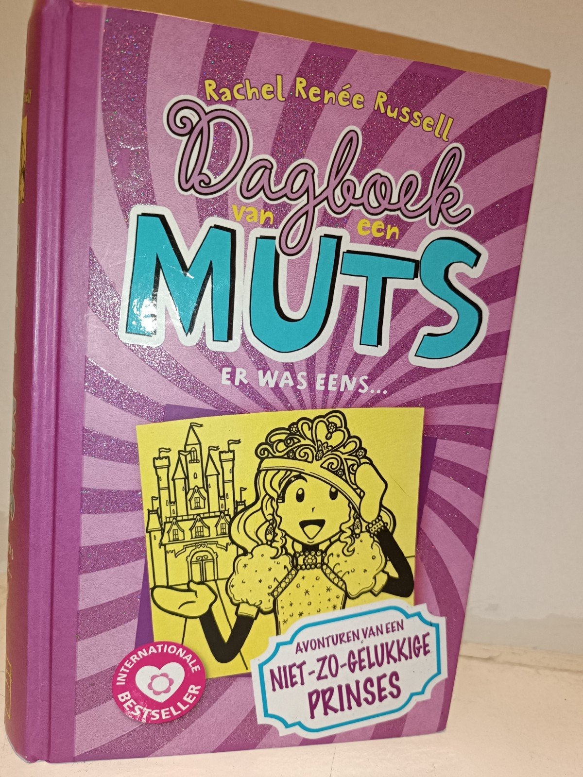 Dagboek van een Muts 8: Er was eens... (Zo goed als nieuw), Boeken, Ophalen of Verzenden, Zo goed als nieuw, Rachel Renée Russell