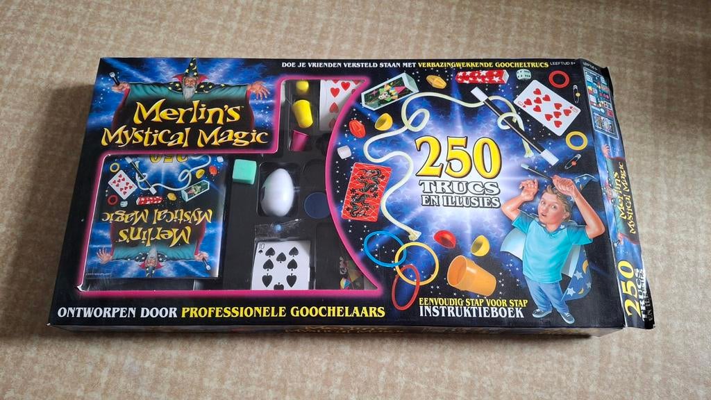 Merlin's Mystical Magic: 250 Trucs en Illusies, Ophalen of Verzenden, Zo goed als nieuw, Jongen of Meisje