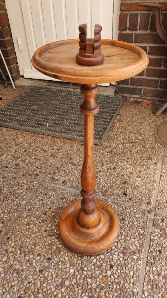 Rookgerei Luciferstandaard de maten zijn Hoog 71 cm Diameter, Ophalen