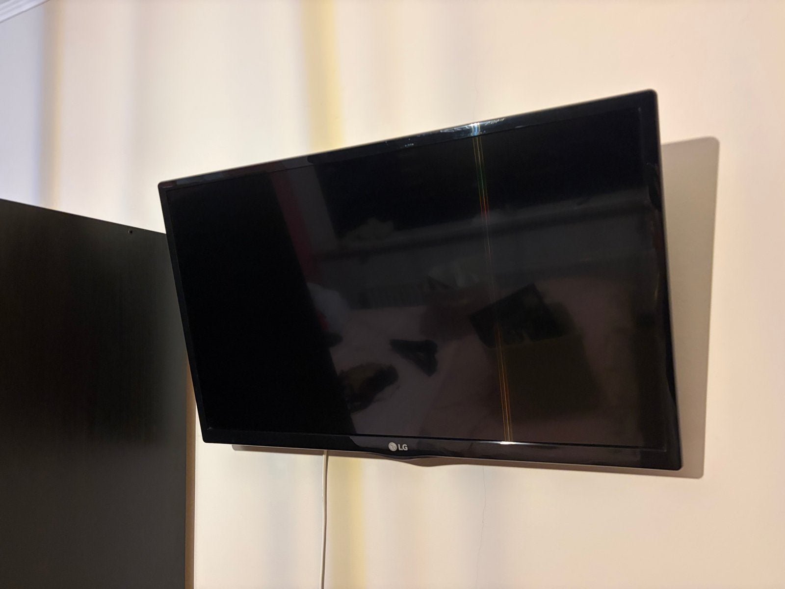 LG TV met muurbeugel - Gebruikt, Ophalen, Gebruikt, 50 Hz, Minder dan 40 cm