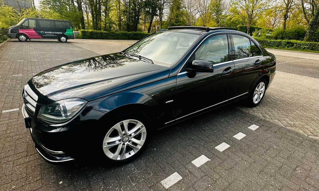 Mercedes-Benz C-Klasse 1.8 C180 CGI Panoramadak Elek.Stoelen, Voorwielaandrijving, 1800 kg, 1796 cc, Zwart