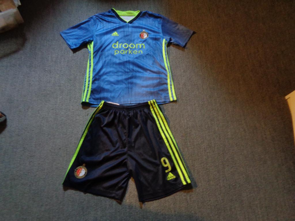FEYENOORD tenue maat 164  (JORGENSEN), Maat XS of kleiner, Verzenden, Shirt