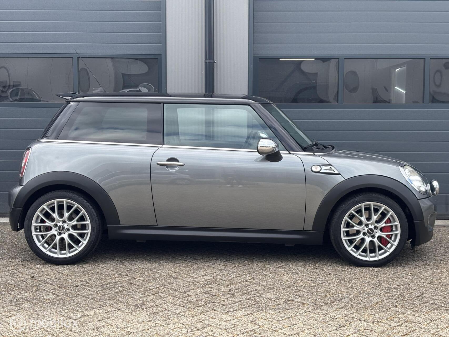 Mini Mini 1.6 John Cooper Works Chili Uitvoering, Voorwielaandrijving, Automatische klimaatregeling, 15 km/l, 4 cilinders