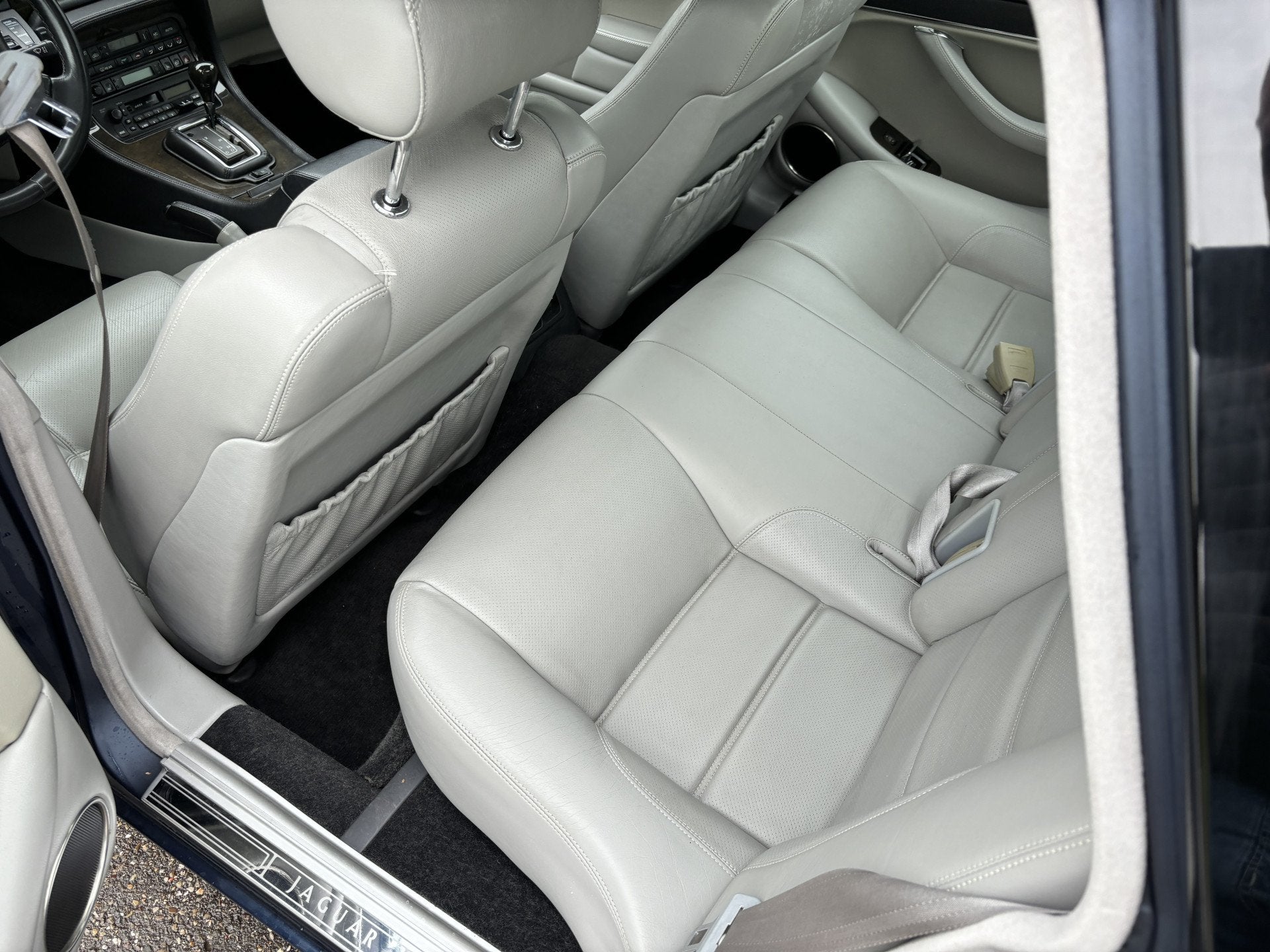 Jaguar XJ 4.0 R S/C SUPERCHARGED / LEER / MAT BLAUW / SCHUIF, foto 4