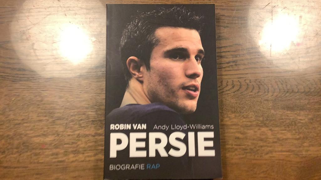 Andy Lloyd-Williams - Robin van Persie, Ophalen of Verzenden, Zo goed als nieuw, Andy Lloyd-Williams, Sport