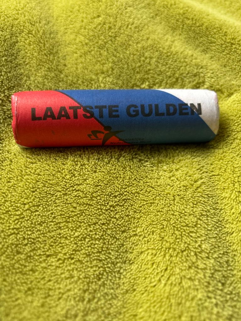Rol laatste gulden geseald - Herinnering aan de gulden, Postzegels en Munten, Munten | Nederland, Ophalen of Verzenden, Koningin Beatrix