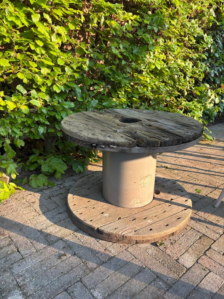 Gratis af te halen: Robuuste houten kabelhaspel tafel, Tuin en Terras, Ophalen, Zo goed als nieuw