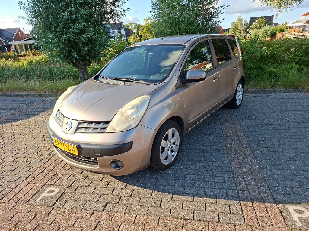 Nissan Note 1.4 16V 2006 Bruin, Voorwielaandrijving, Stof, 40 €/maand, Zwart