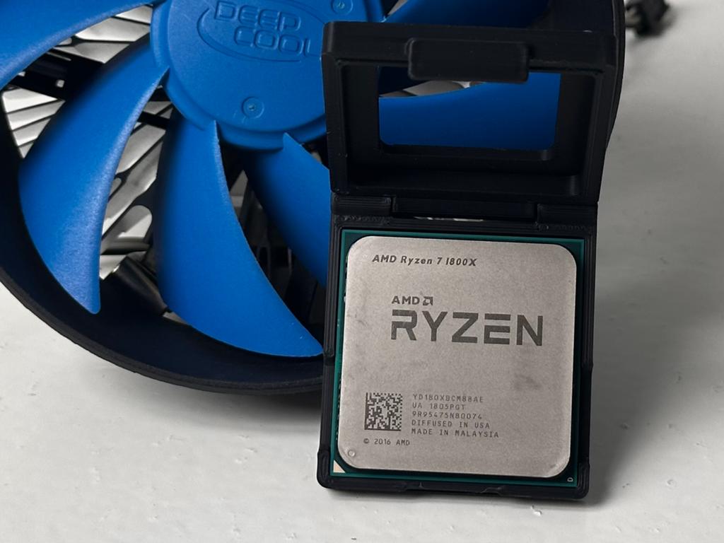 AMD Ryzen 7 1800X 8C/16T + DeepCool Koeler, Computers en Software, Processors, Ophalen of Verzenden, Gebruikt, 8-core, 4 Ghz of meer