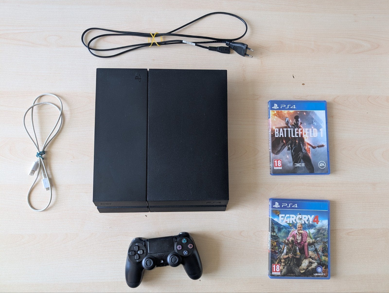 Hallo, ik heb een PlayStation 4 Plus te koop., Spelcomputers en Games, Spelcomputers | Sony PlayStation 4, Met games, Ophalen of Verzenden