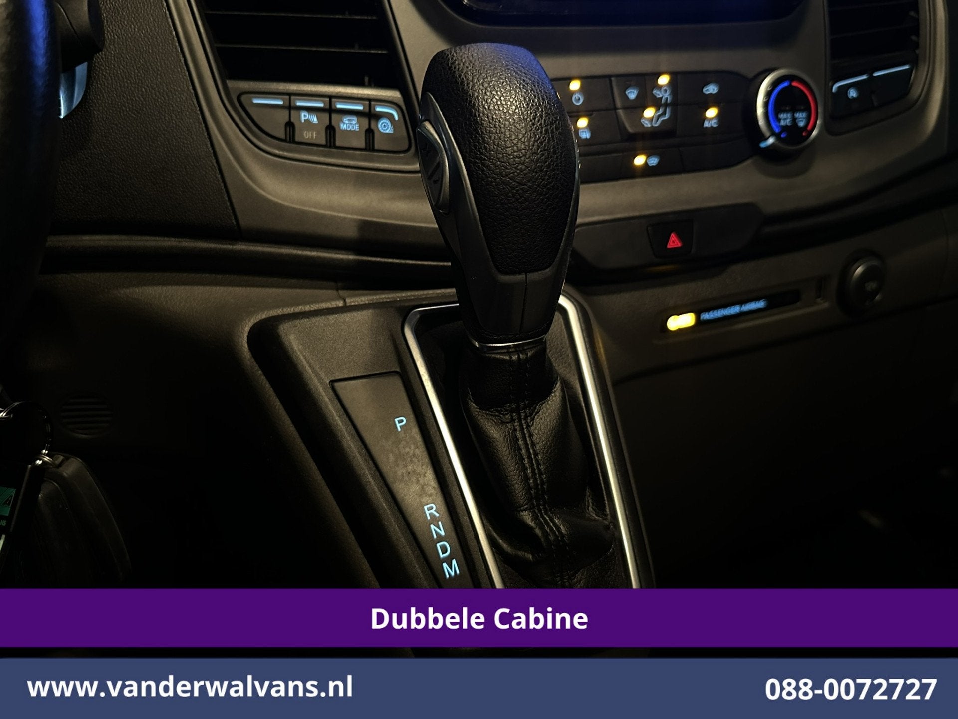 Ford Transit Custom 2.0 TDCI 131pk Automaat L2H1 Dubbele Cab, Auto's, Voorwielaandrijving, Dealer onderhouden, 4 cilinders, 1850 kg