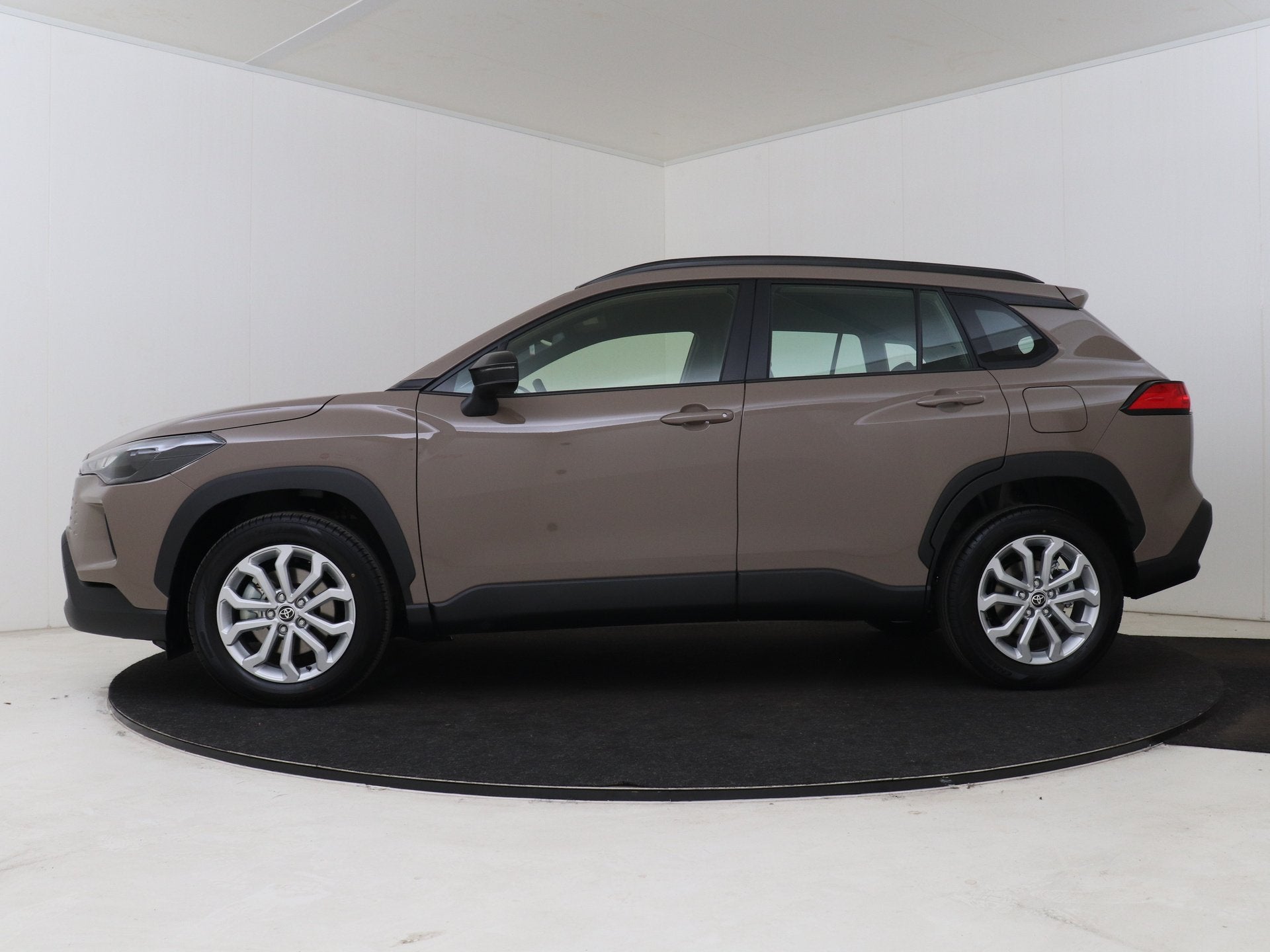 Toyota Corolla Cross Hybrid 140 Active (bj 2026, automaat), 12 maanden, Stof, Origineel Nederlands, Hybride Elektrisch/Benzine