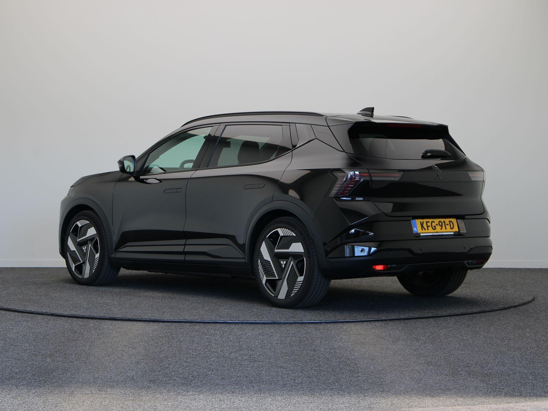 Mitsubishi Eclipse Cross Instyle 87 kWh | Stoel-stuur verwar, Auto's, Mitsubishi, Eclipse Cross, Zwart, 1801 kg, SUV of Terreinwagen