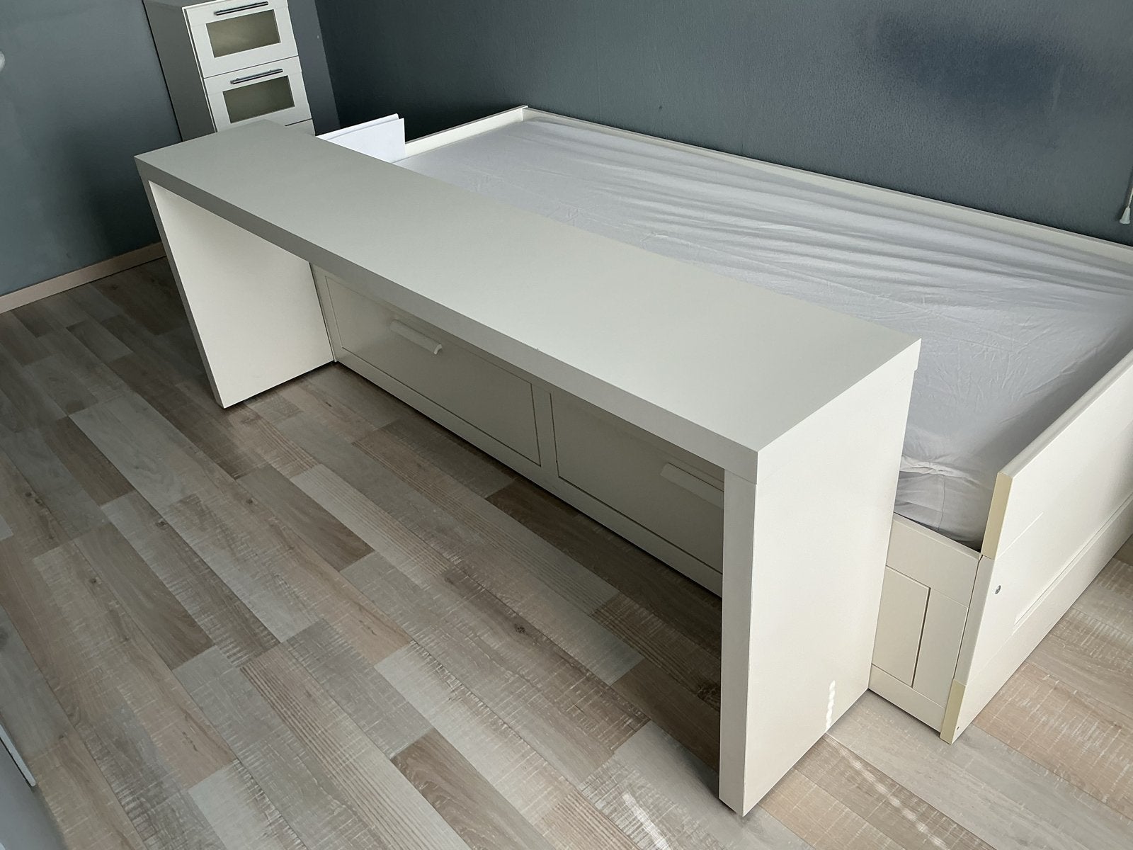 IKEA Brimnes bedtafel/bureau op wielen, Ophalen, Overige typen, Gebruikt, Spaanplaat of MDF