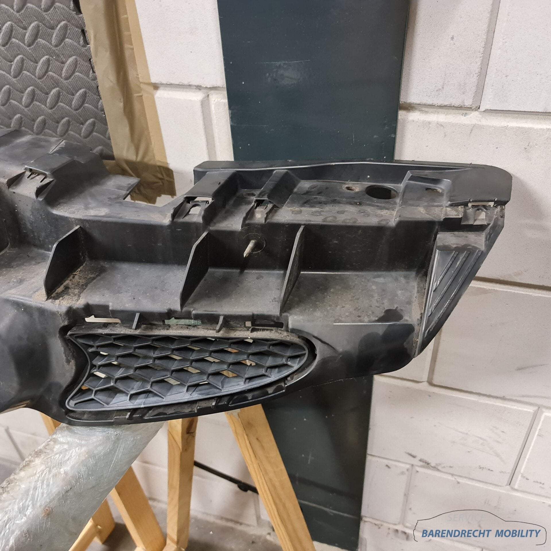 bumpergrille Toyota Aygo I 2005 2009 gebruikt origineel bove, Info@toyota.co.jp, Gebruikt, Voor, Toyota Motor Corporation