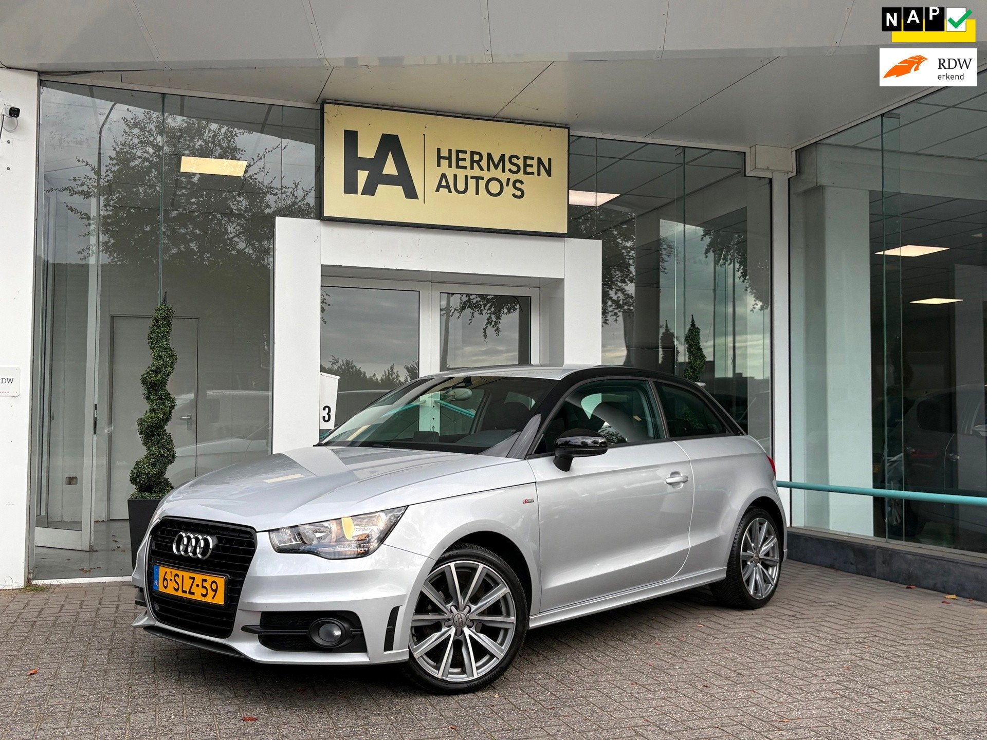 Audi A1 1.2 TFSI |1e Eig|BlueTooth|Cruise|S-Line|, Auto's, Voorwielaandrijving, Zwart, 4 cilinders, 4 stoelen