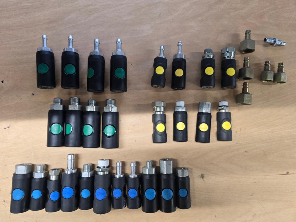 Set van 30 Prevost veiligheids lucht koppelingen, Ophalen of Verzenden, Gebruikt