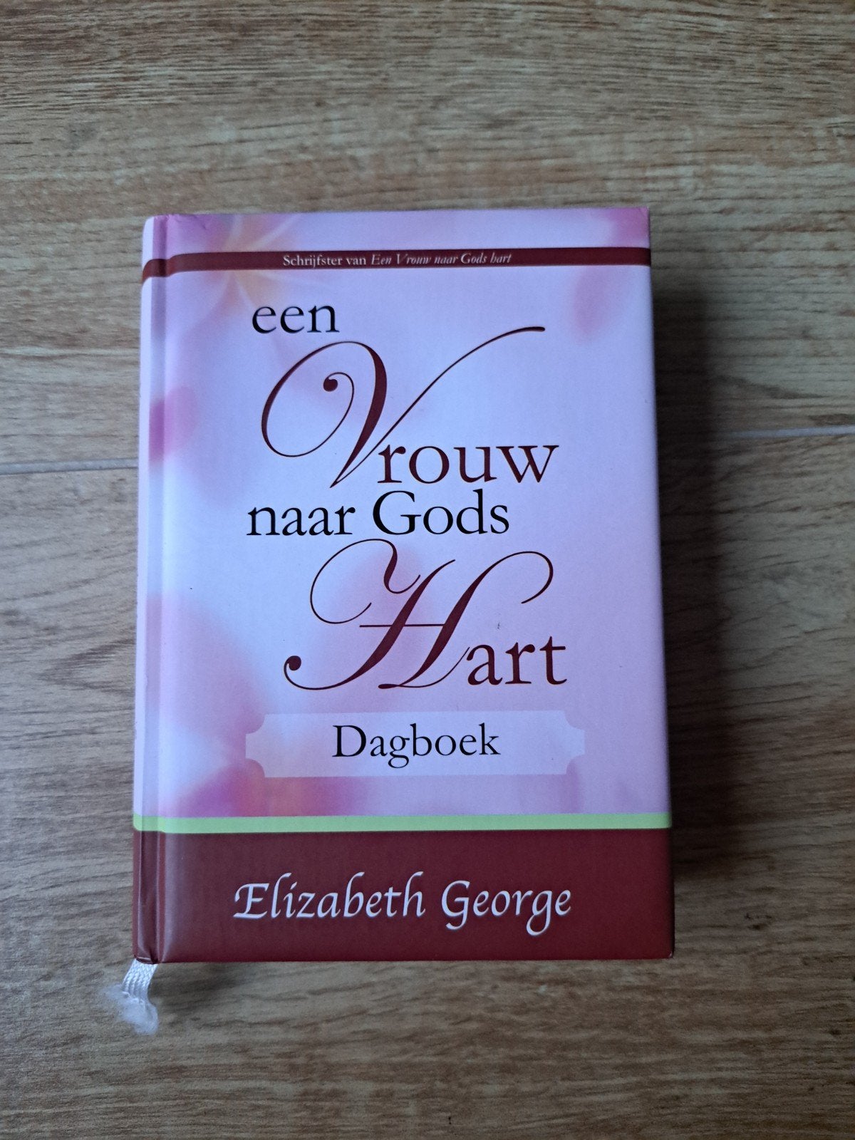 Een Vrouw naar Gods Hart Dagboek - Elizabeth George, Ophalen of Verzenden, Zo goed als nieuw, Elizabeth George, Christendom | Protestants