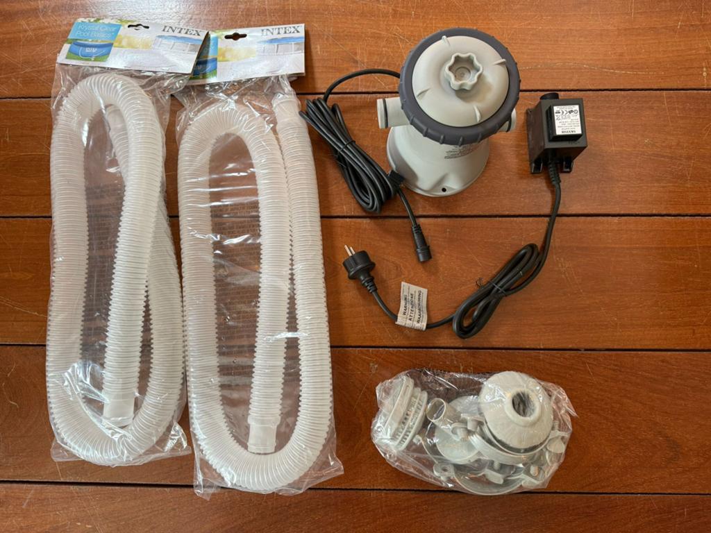 Intex Krystal Clear filterpomp met slangen nieuw, Tuin en Terras, Zwembad-toebehoren, Ophalen of Verzenden, Nieuw, Zwembadpomp