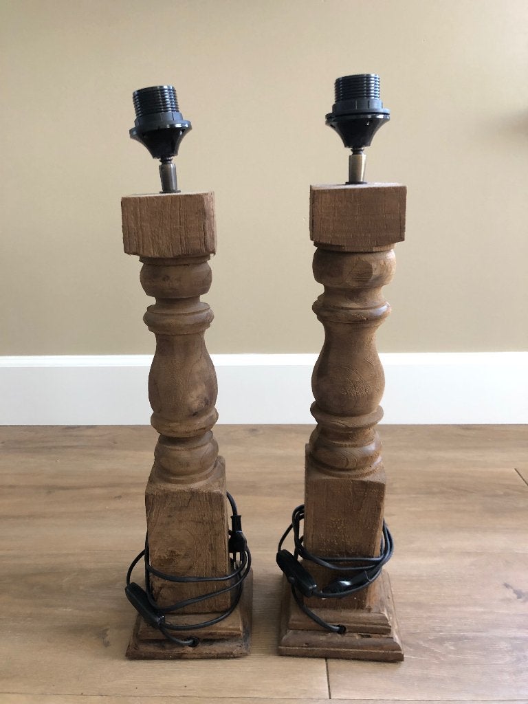 2 houten lampenvoeten, Huis en Inrichting, Ophalen, 60 cm, E27 (groot), Met stekker