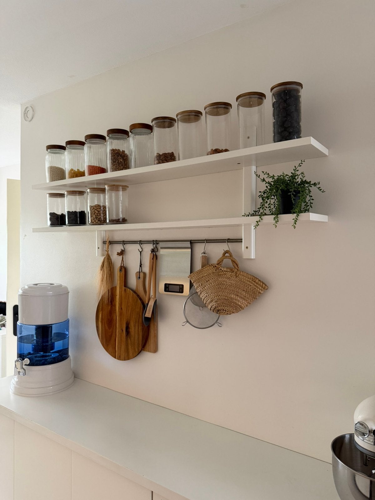 IKEA Varde wandrek in mooie staat, Huis en Inrichting, Woonaccessoires | Wandplanken en Boekenplanken, Ophalen, Zo goed als nieuw