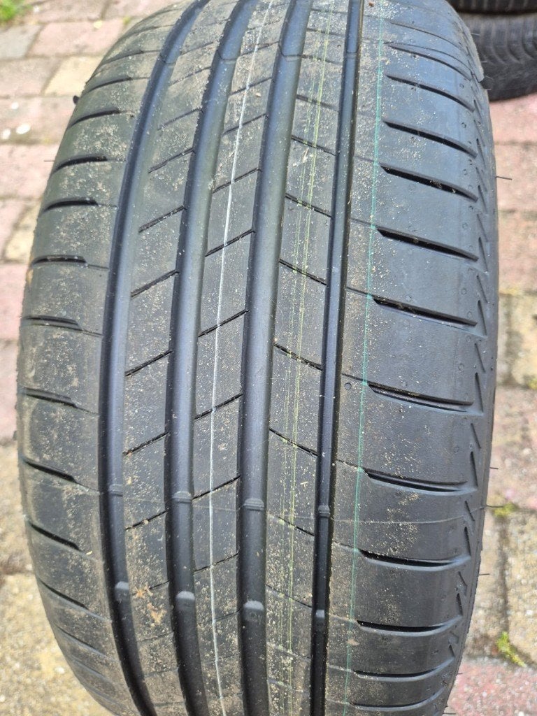 Één Volvo V60 Zomerband zonder velg (225-50R17), Auto-onderdelen, Banden en Velgen, Ophalen, Nieuw, 17 inch, Band(en)