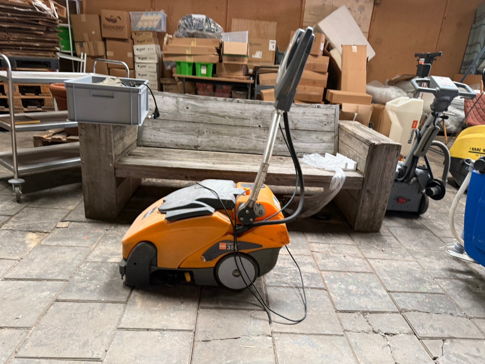 Taski swingo 350 schrobmachine schrobzuigmachine op accu, Ophalen of Verzenden, Zo goed als nieuw