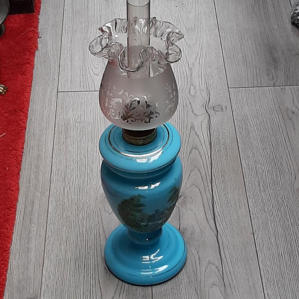 Staande olielamp opaline glas blauw, Antiek en Kunst, Antiek | Lampen, Ophalen