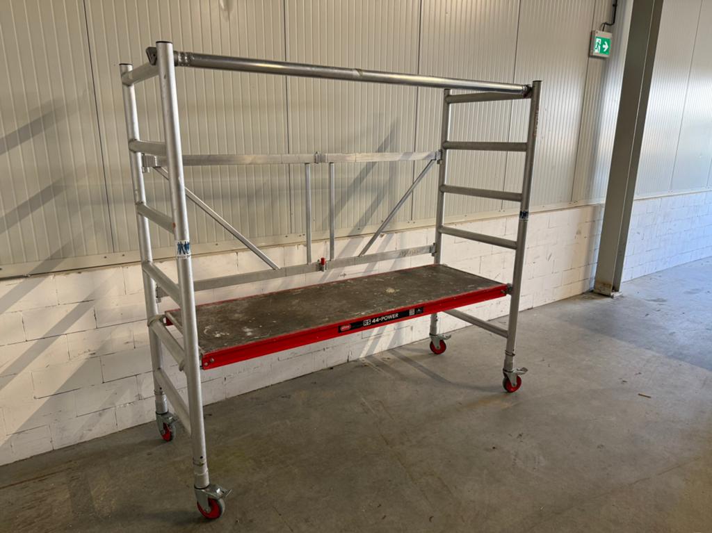 Te huur, kamersteiger €25 p/week, Ophalen of Verzenden, Zo goed als nieuw, Rolsteiger of Kamersteiger, 2 tot 5 meter