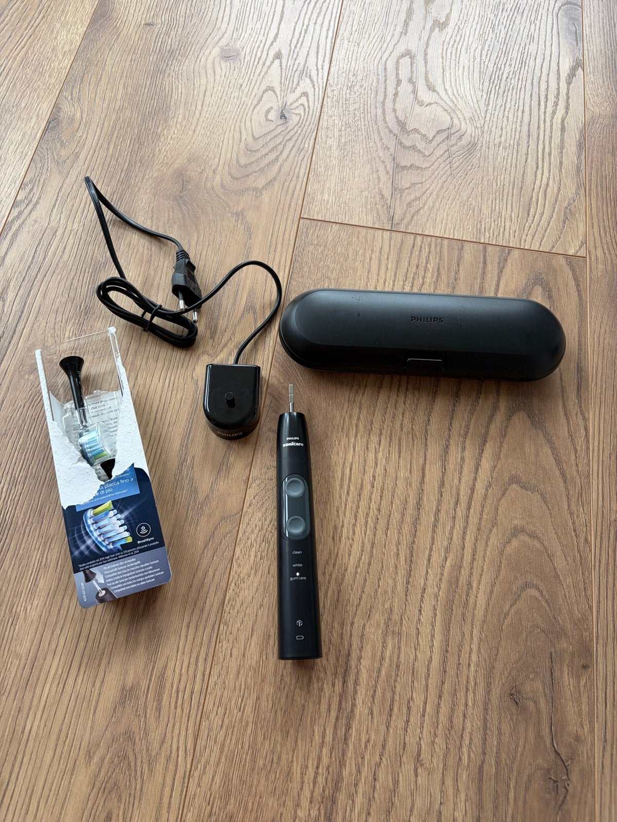 Philips Sonicare elektrische tandenborstel met reisetui, Ophalen of Verzenden, Zo goed als nieuw, Mondverzorging