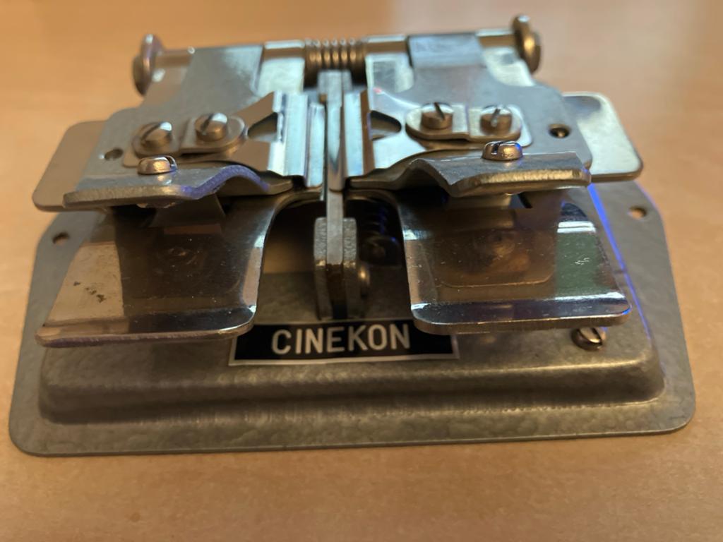 Cinekon Splicer voor 8mm & 16mm film - Vintage filmbewerking, Audio, Tv en Foto, Filmrollen, Ophalen of Verzenden, Accessoire