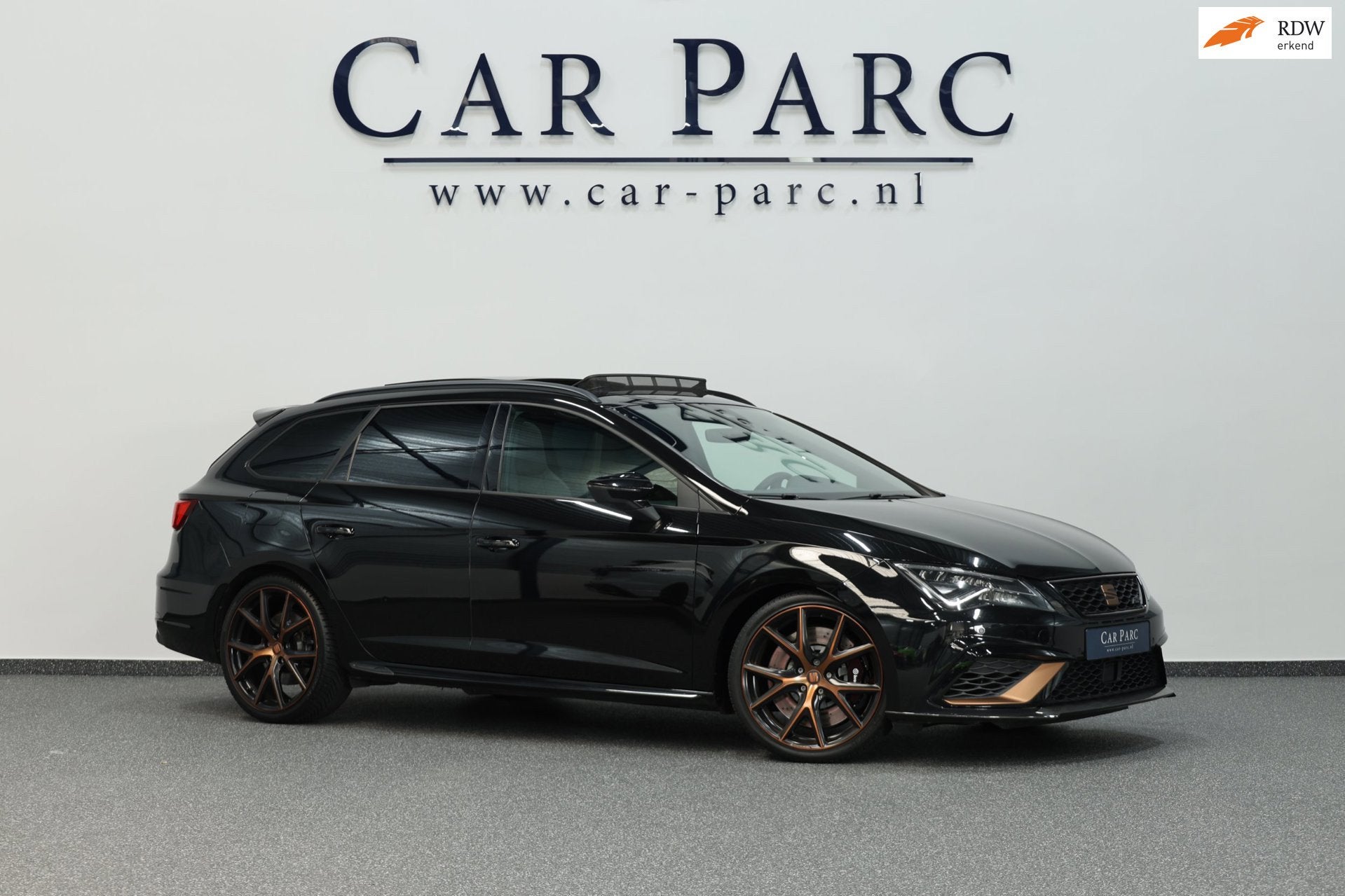Seat Leon ST 2.0 TSI 4DRIVE CUPRA R 300+PK LED/CARBON/VIRTUA, Automaat, Gebruikt, 4 cilinders, 1984 cc