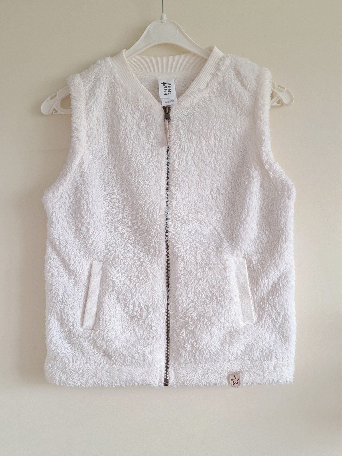 Wit zacht vest/gilet/bodywarmer maat 146-152, Kinderen en Baby's, C&A, Meisje, Trui of Vest, Ophalen of Verzenden