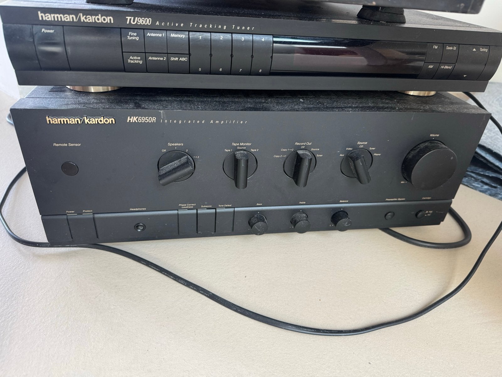 Harman Kardon HK6950R Versterker met Tuner en Speakers totem