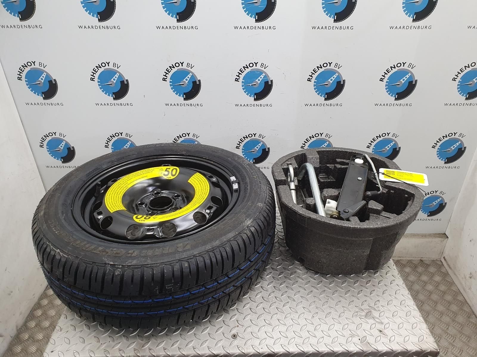 Skoda Rapid thuiskomer 2012 t/m 2020 + krikset 15 inch, Gebruikt, -, -, Banden en Velgen