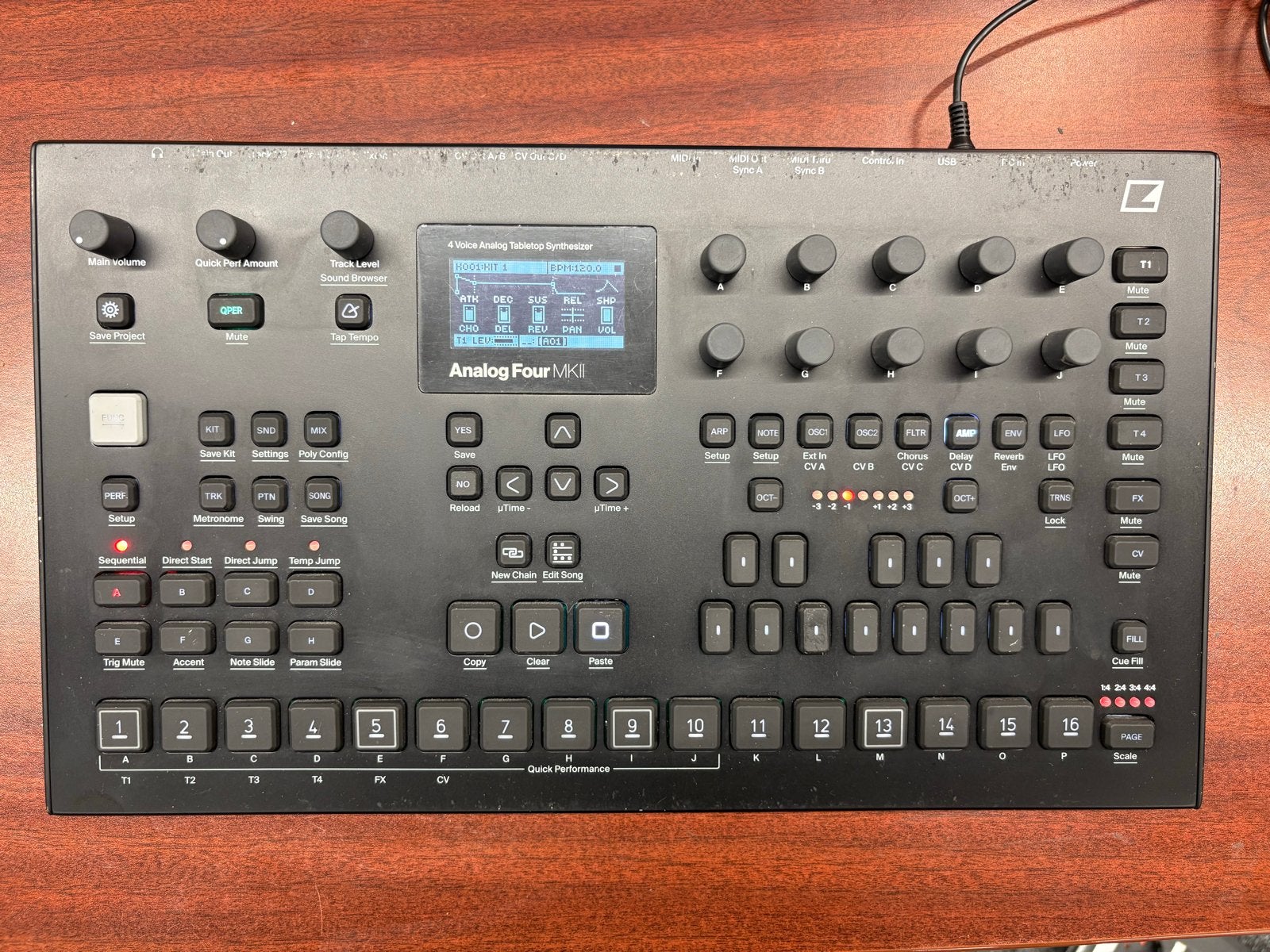 Elektron Analog Four MKII met doos, kabels en dust cover, Gebruikt, Overige aantallen, Met midi-aansluiting, Ophalen