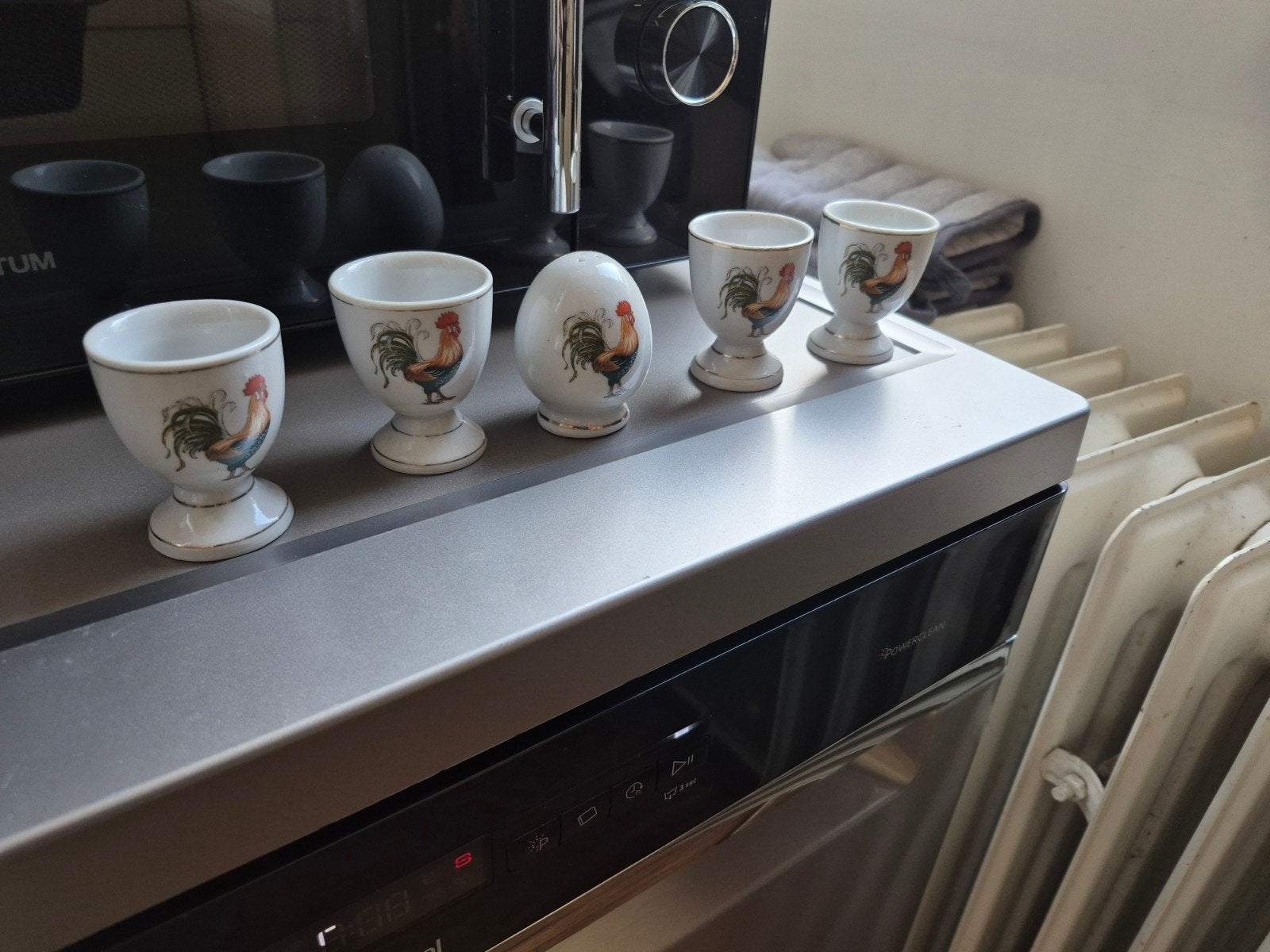 Set van 4 vintage eierdopjes met haan decoratie, Gebruikt, Keramiek, Overige typen, Vintage
