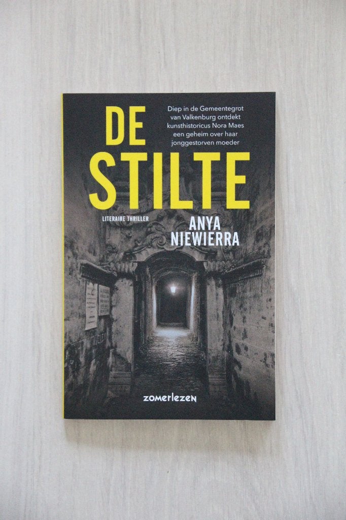 DE STILTE - Anya Niewierra    * 2025  * NIEUW *, Boeken, Thrillers, Nieuw, Ophalen of Verzenden, Nederland, Anya Niewierra