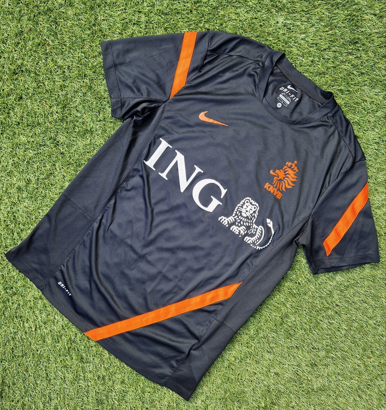 Nederlands elftal trainingshirt 2012 KNVB Oranje shirt, Maat 48/50 (M), Zwart, Nike, Ophalen of Verzenden