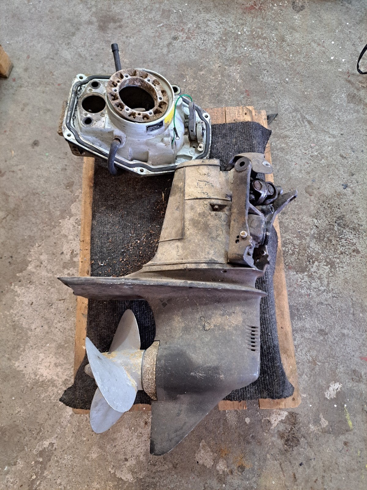 Heck drive Staartstuk aq 270 280 Volvo Penta Transom, Watersport en Boten, Ophalen, Gebruikt, Overige brandstoffen, Viertaktmotor