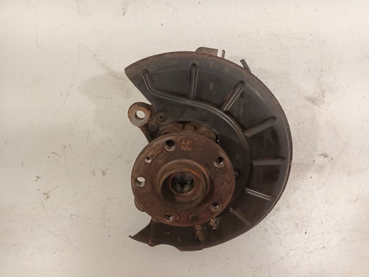 Wielnaaf links voor Volkswagen Jetta, Onderdelen@venauto.nl, Van der Ven Autorecycling B.V., Gebruikt, Ettenseweg 76, 4706 PB Roosendaal, The Netherlands