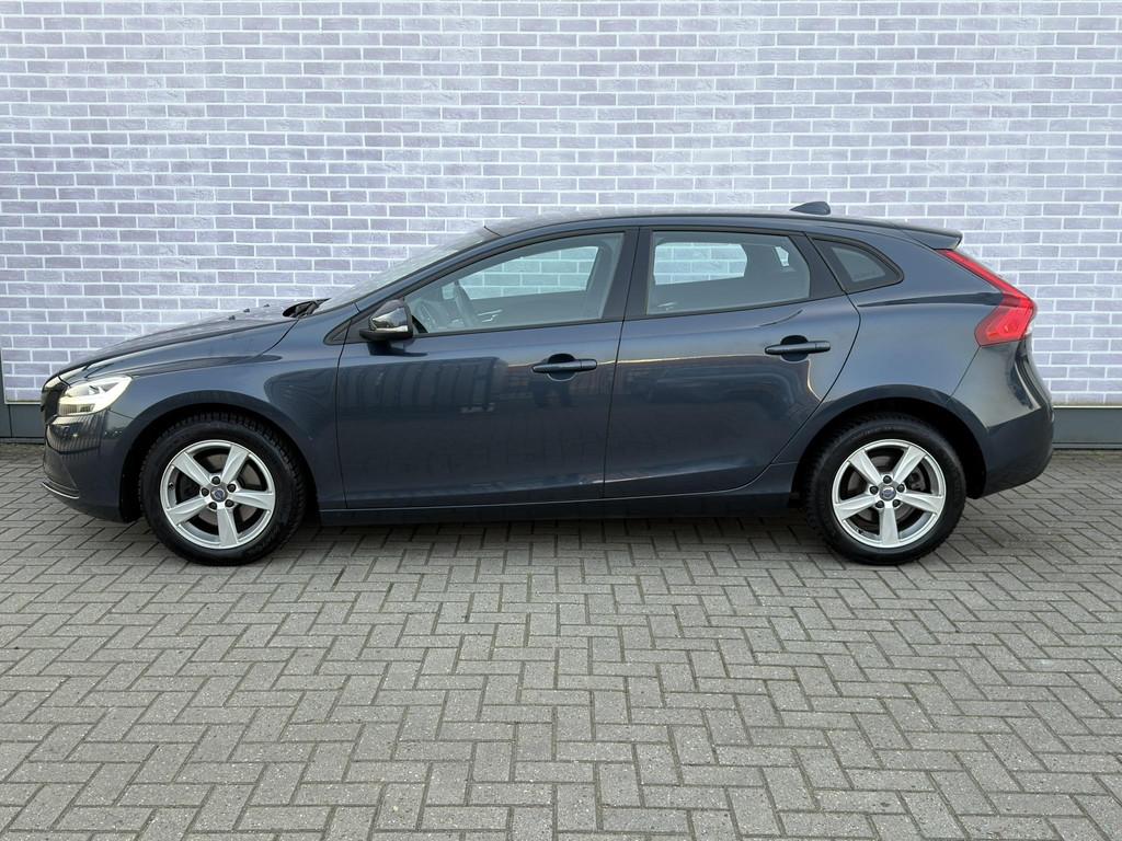 Volvo V40 2.0 T2 Nordic+ | Stoelverwarming Voor | Parkeerver, 12 maanden, Gebruikt, Euro 6, 4 cilinders