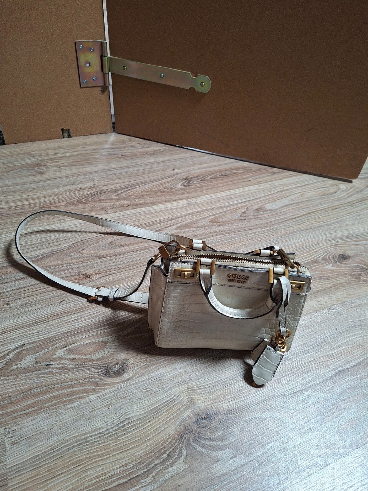 Guess, Ophalen, Zo goed als nieuw, Beige, Schoudertasje