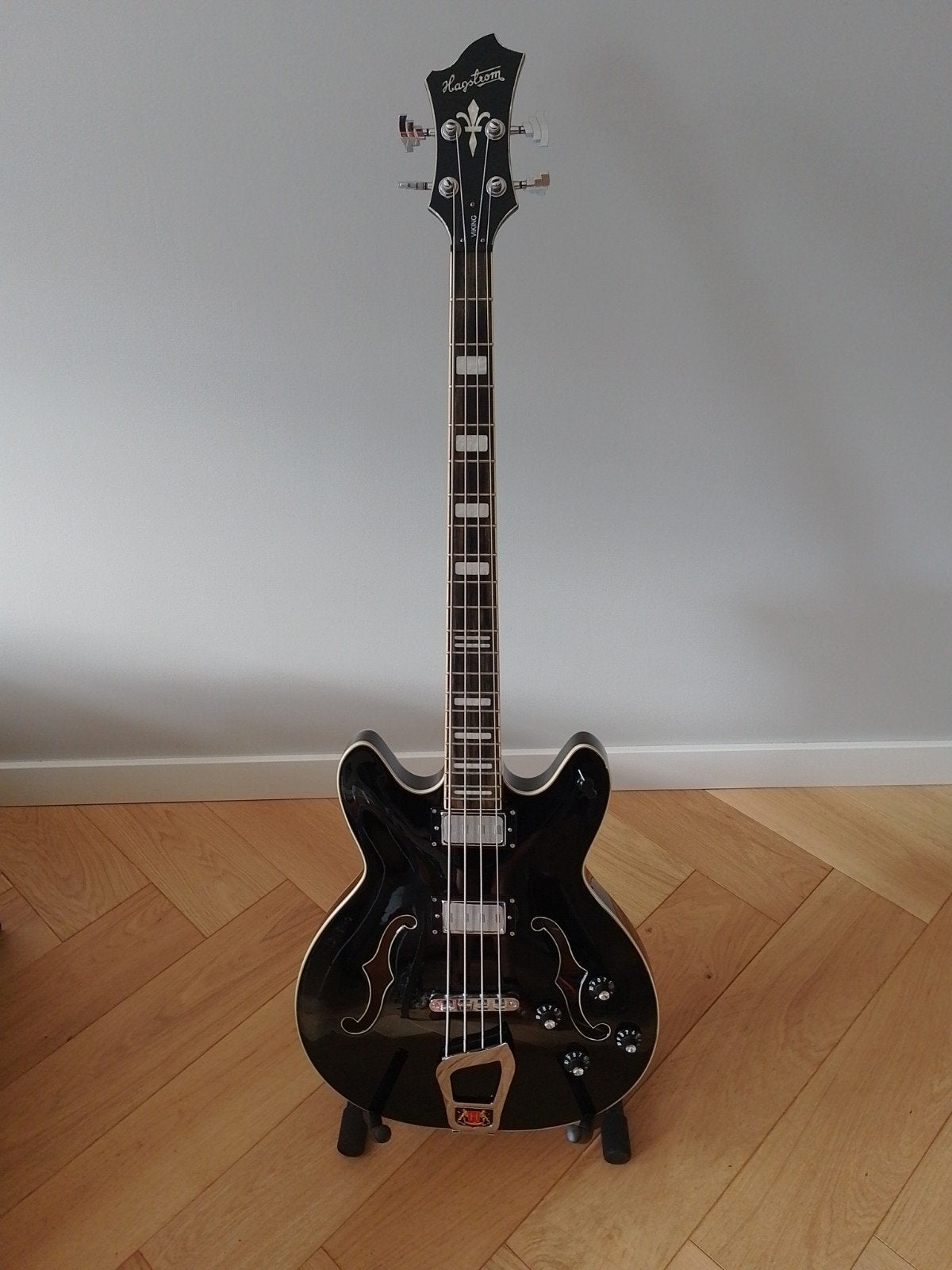 Hagstrom Viking Semi-akoestische Basgitaar Zwart incl Hagbag, Ophalen, Zo goed als nieuw, Semi-akoestisch