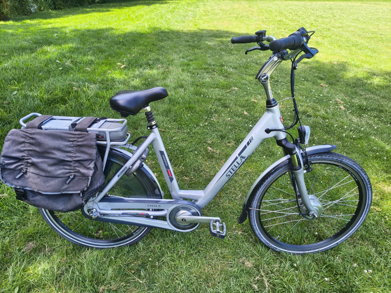Zo goed als nieuwe Stella elektrische fiets, Zo goed als nieuw, 51 tot 55 cm, 50 km per accu of meer, Ophalen