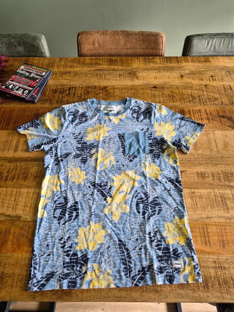 Zomers T-shirt  (produkt merk) met bloemenprint - Maat S, Overige kleuren, Onbekend, Ophalen of Verzenden, Gedragen