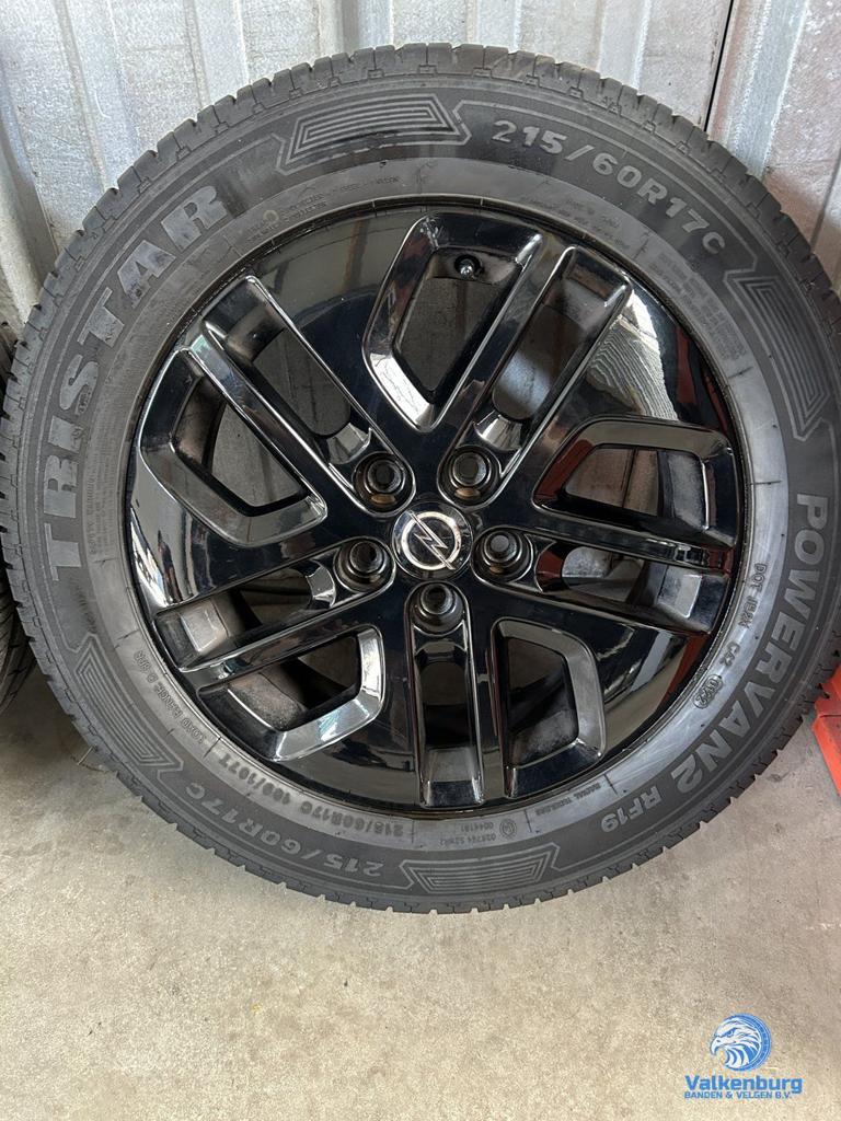 7-8mm! Originele Opel Vivaro 17 inch zwarte velgen 5x114,3 z, -, -, Banden en Velgen, 17 inch