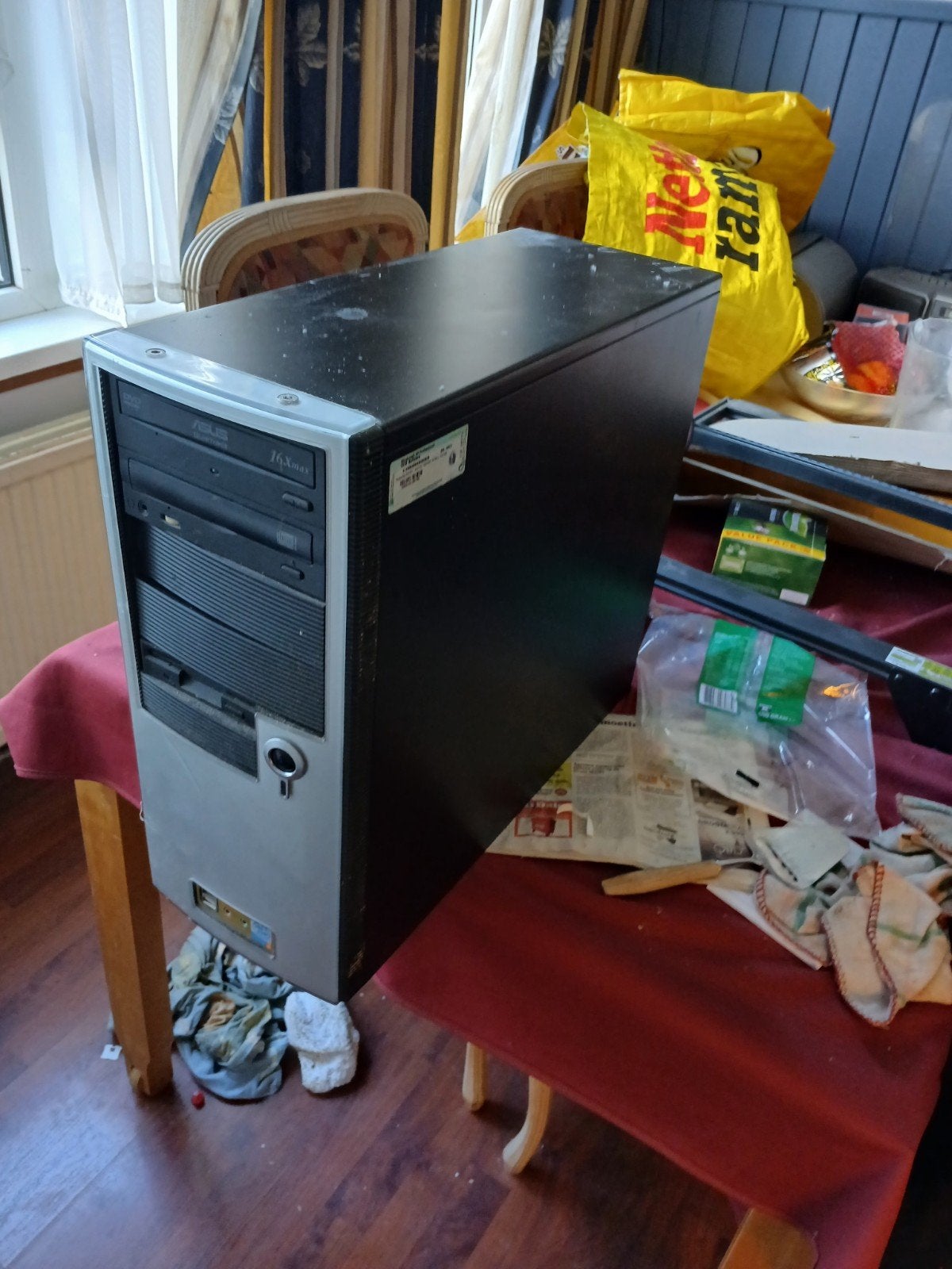 Gratis Pentium 4 Computer met Floppydrive en Wifi-kaart, Gebruikt, HDD, 2 tot 3 Ghz, Onbekend